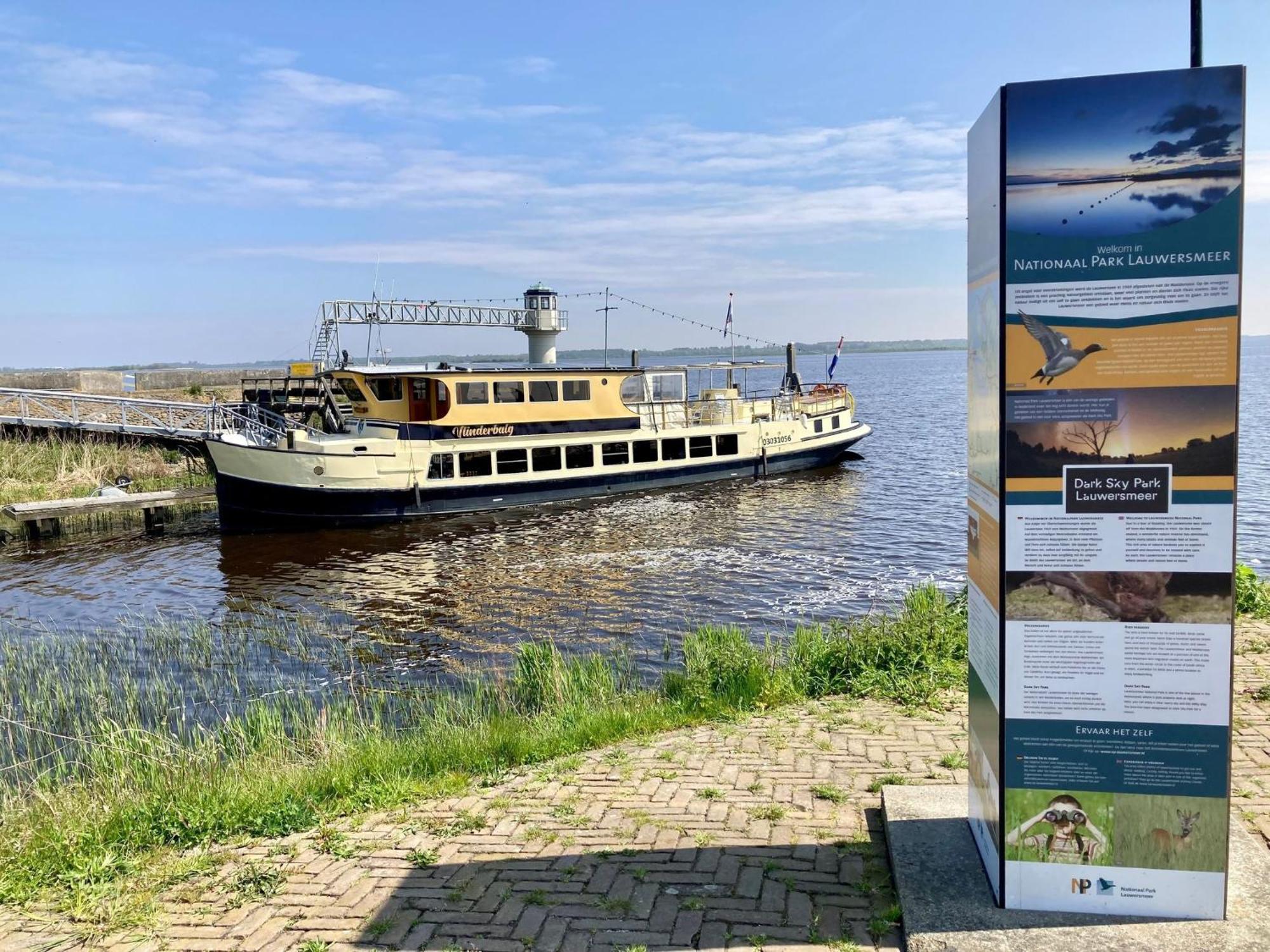 4 Pers Holiday Home Hilla With Winter Garden In Front Of The Dike Directly On The Lauwersmeer Anjum エクステリア 写真