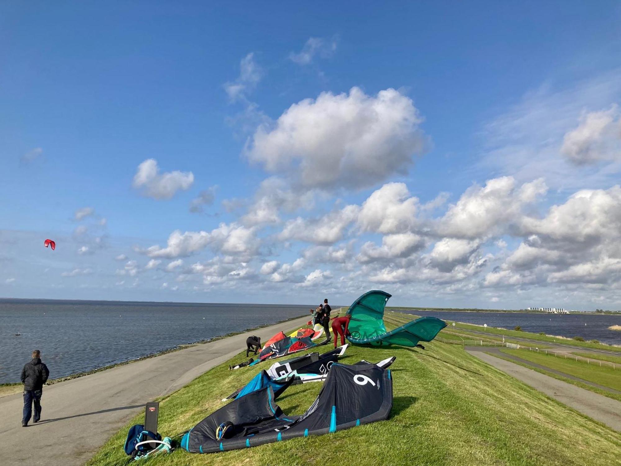 4 Pers Holiday Home Hilla With Winter Garden In Front Of The Dike Directly On The Lauwersmeer Anjum エクステリア 写真